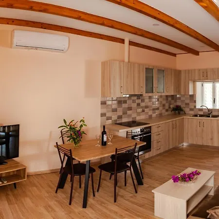 Spyran Apartment